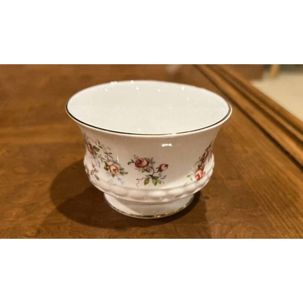 Vintage Queens Rosina Fine Bone China Creamer & Sugar Bowl (Rosamund Pattern)